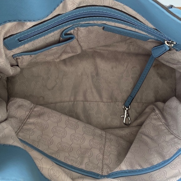 Michael Kors NORTH SOUTH HAMILTON SAFFIANO Bag - Picture 7 of 12